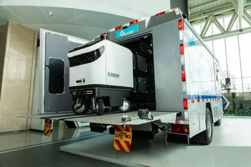 移动押运机器锂电池